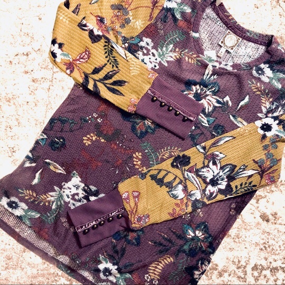 Tops - NWT bohemian floral waffle knit thermal fall/winter long sleeved top